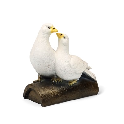 Садовая фигура из полистоуна «Голуби Пара на трубе», 25×14×22 см
