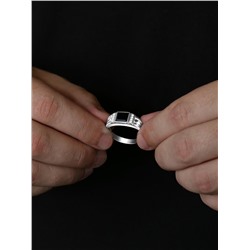 Печатка из серебра с чёрным плавленым кварцем и фианитами родированная 925 пробы 3302575р