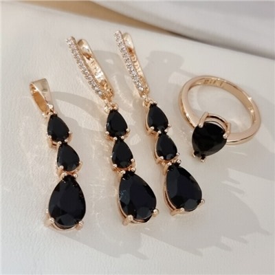 Комплект ювелирной бижутерии коллекция "Дубай" серьги, кулон и кольцо 17 р, покрытие позолота, вставка: фианиты и цирконы, цвет: черный и прозрачный, арт.414.284-17