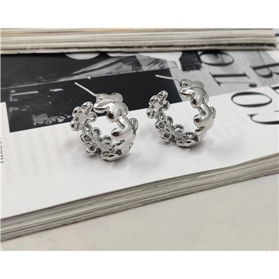 Серьги стильные