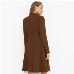 Платье на подплечниках, Ревную себя