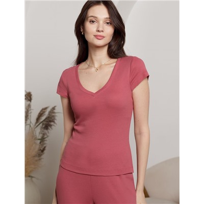 Футболка с V вырезом из фактурного трикотажа в рубчик