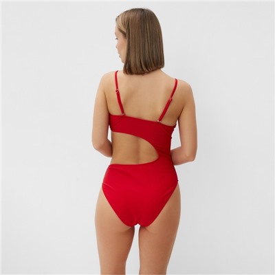 Купальник женский слитный с вырезом на животе MINAKU, размер 42, красный
