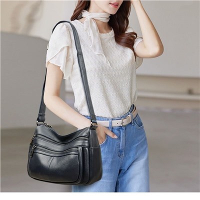 Bags Сумка женская / кожа / маленькая 03712172