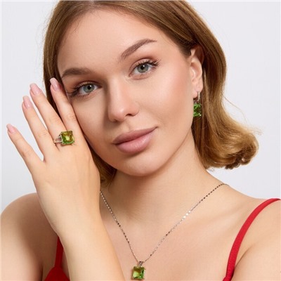 Комплект ювелирной бижутерии серьги, кулон и кольцо 19 р, покрытие посеребрение, вставка: фианит, цвет: светло-зеленый арт.313.153-19
