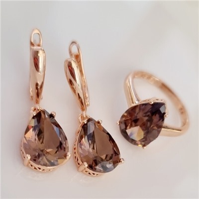 Комплект ювелирная бижутерия коллекция  "Дубай" серьги и кольцо 17 р, покрытие: позолота, вставка: фианит, цвет: бежево-коричневый, арт.313.084-17