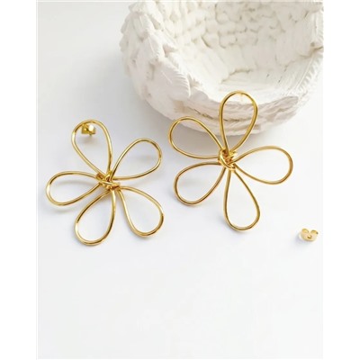 Стильные серьги