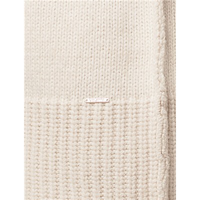 Свитер крупной вязки из уютной пряжи с ангорой и мохером