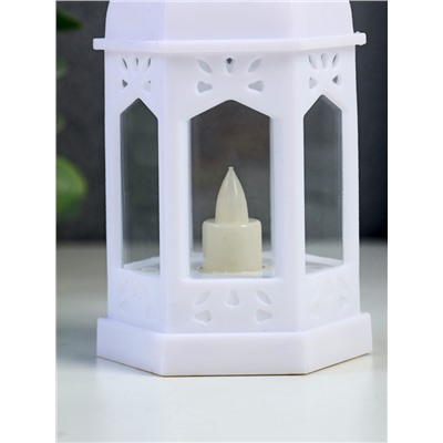 Светодиодная свеча в подсвечнике RISALUX «Фонарь изыска», LED-ночник, от батареек 3×LR44, белый, 6.3×5.5×11.5 см