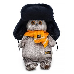 Кот Басик в меховой шапке и шарфе