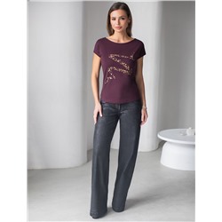 Нарядная футболка с блестящим принтом