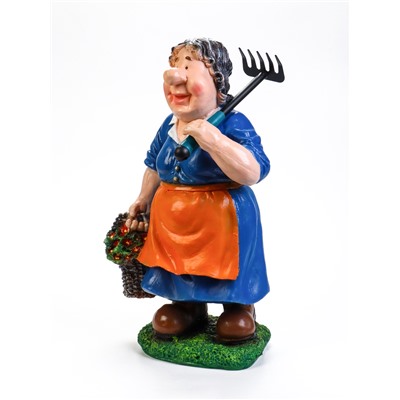 Садовая фигура из полистоуна «Баба с тяпкой», 23×37×63 см