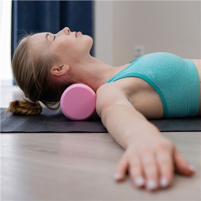 Ролик массажный Sangh, 30×9 см, цвет розовый