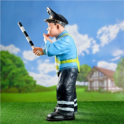 Садовая фигура из полистоуна «Гаишник», 28×39×71 см