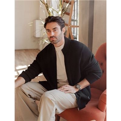 Кардиган плотной вязки на металлической молнии