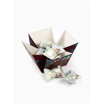 Подарочный набор новогодний «Сказочного года»: чай (50 г), конфеты (110 г), печенье брауни (120 г)