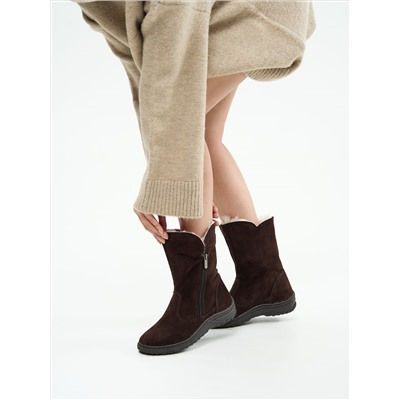 Полусапоги женские шоколадные замшевые с замком на литой подошве