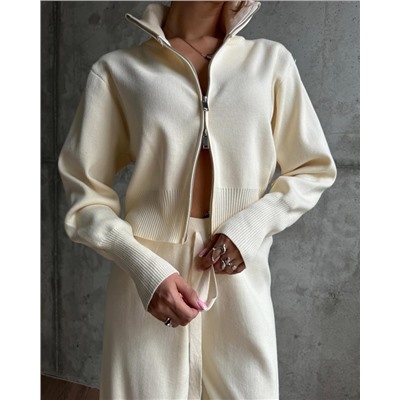 Спортивный костюм #22987737