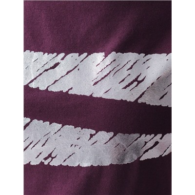 Нарядная футболка с блестящим принтом