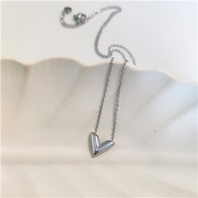 Колье из стали