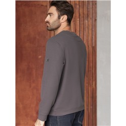 Джемпер легкий из фактурного эластичного трикотажа с принтом