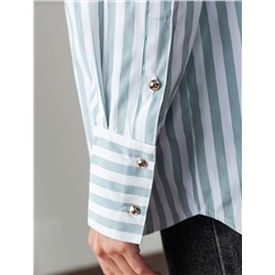 Блузка свободного силуэта с золотистыми пуговицами