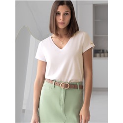 Базовая футболка из премиального хлопка с V образным вырезом