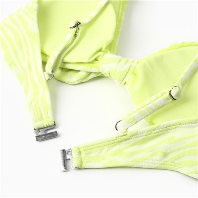 Купальник раздельный женский, геометрия на салатовом, размер 44 (S)