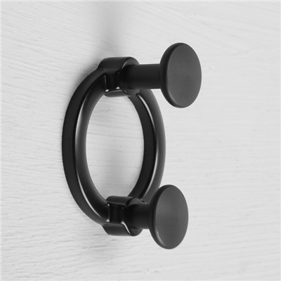 Крючок мебельный CAPPIO BELLO, двухрожковый, цвет черный