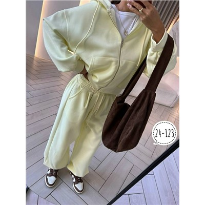 Спортивный костюм #23117162