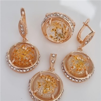 Крупный комплект ювелирной бижутерии коллекция "Дубай" серьги, кулон и кольцо 18 р, покрытие: позолота вставка: фианиты, искусственный камень, сухоцветы, цвет: прозрачный и желтый, арт.213.881-18