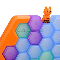 Настольная игра "Хрупкие соты" в коробке