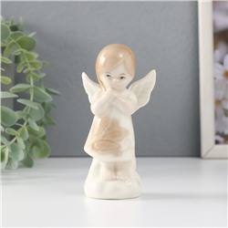 Фигурка керамика «Девочка-ангел в платье с листиками на облаке», 5.7×4×11.5 см