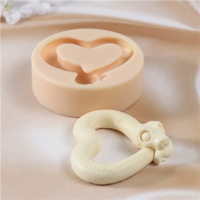 Силиконовый молд для заливки «Змея сердце», 2.5×8×8 см