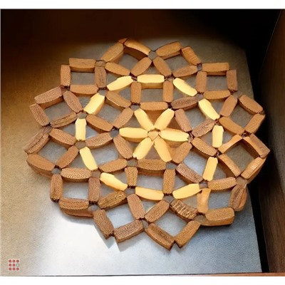 Подставка под горячее из дерева 18см