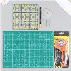 Набор для пэчворка: резиновый мат А4, линейка 15×15 см, дисковый, макетный нож+лезвия в папке