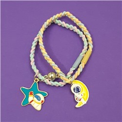 Парные браслеты на магните с подвесками, цвет желтый и зеленый, арт. 043.224