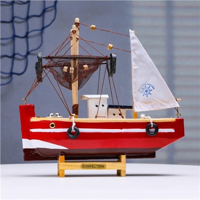 Сувенирная модель корабля «Рыбацкое судно красное», 20×20 см