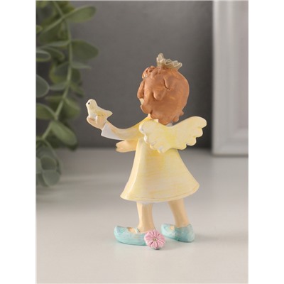 Фигурка полистоун «Принцесса-ангел в жёлтом платье с голубкой в руке», 7×4×10 см