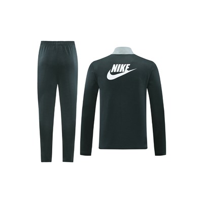 Спортивный костюм Nike