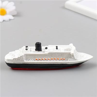 Фигурка для флорариума полистоун «Морской лайнер», 12×3×4 см