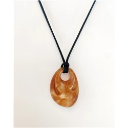 Кулон на шнурке