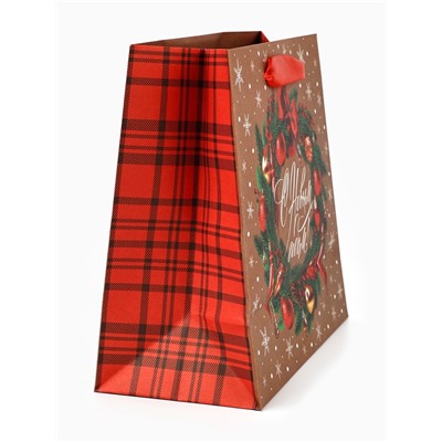 Пакет подарочный новогодний крафтовый квадратный «С Новым годом», 22×22×11 см