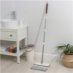 Швабра с отжимом и ведро Доляна: ведро с отсеками для полоскания и отжима 9.3 л, швабра плоская, запасная насадка из микрофибры