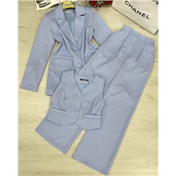 Костюм тройка