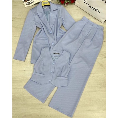 Костюм тройка