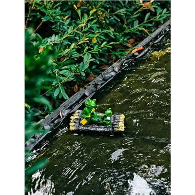 Садовая фигура из полистоуна «Лягушка на плоту», 17×11×9.5 см, водоплавающая