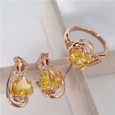 Комплект ювелирная бижутерия коллекция  "Дубай" серьги и кольцо 19 р, покрытие: позолота, вставка: фианиты, цвет: желтый и прозрачный, арт.314.763-19