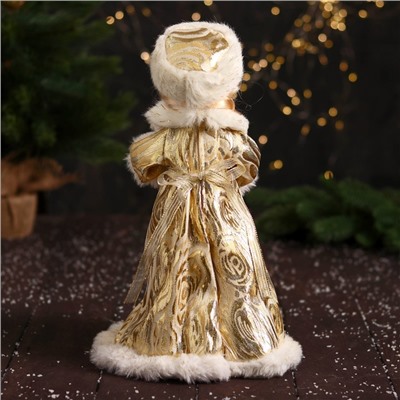 Снегурочка под ёлку «Зимнее волшебство. В муфте с меховыми бомбошками», 33 см, золотисто-белый