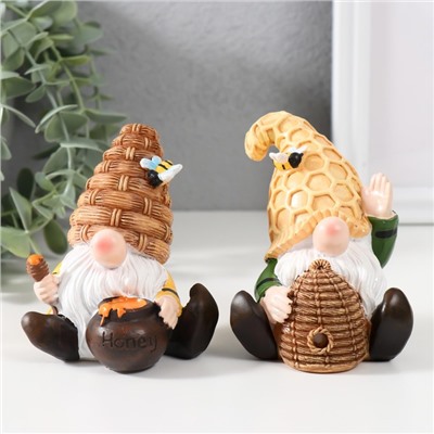 Фигурка полистоун «Гномик с пчёлами и с ульем», 5×7×9 см, МИКС